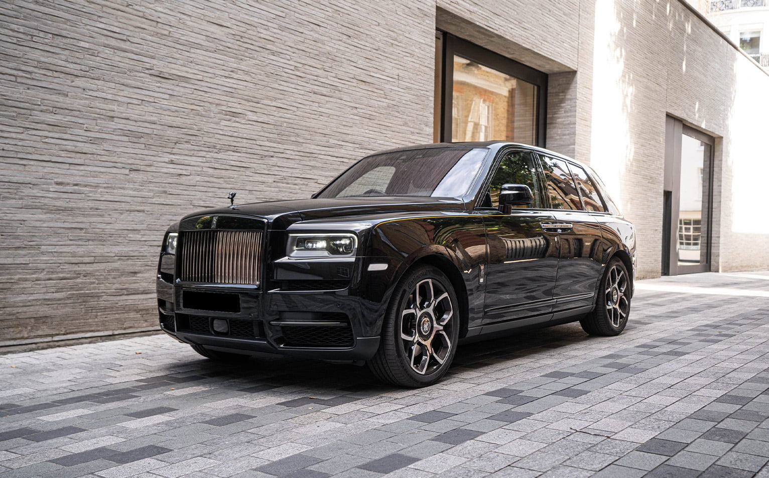 Rolls-Royce Cullinan front view