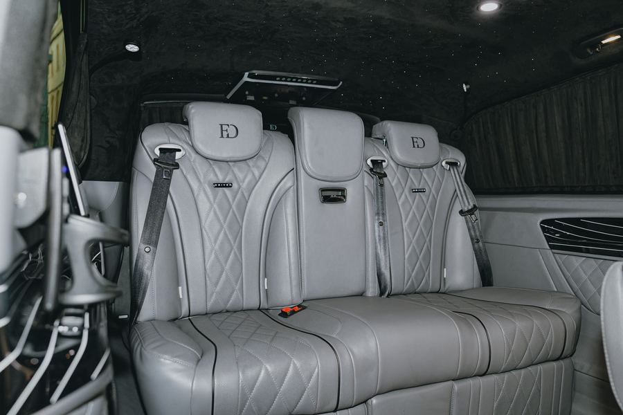 Rear bench seating in the Mercedes-Benz V-Class